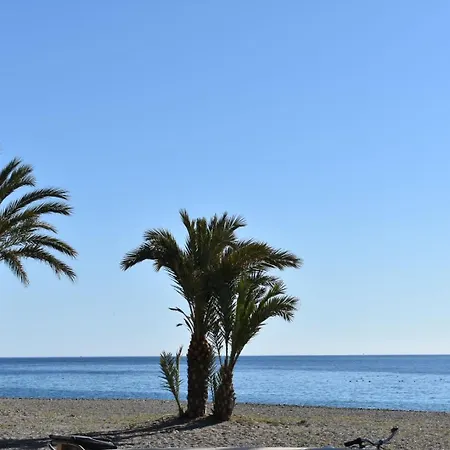 2 En Primera Linea De Playa San Cristobal Apartment